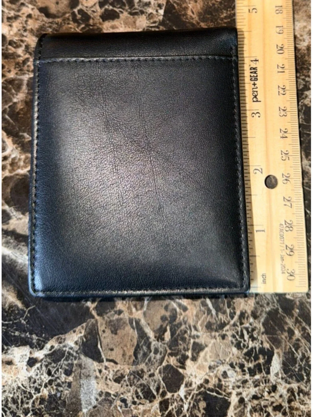 Sigtrenk  Men’s Black Leather Bifold Wallet ID Window Slim Minimalist
